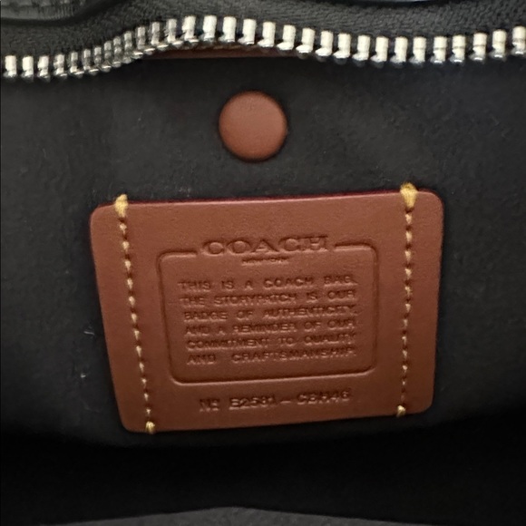 Coach Empire 28 Loved Leather - Picture 6 of 7